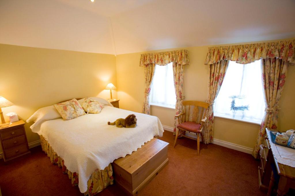 The Three Lions Hotel Fordingbridge Room photo